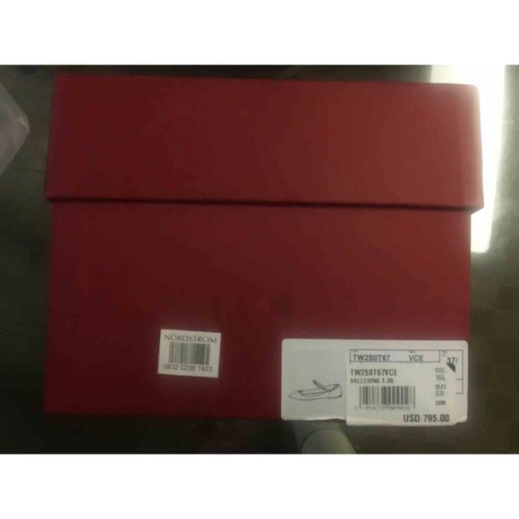 Valentino Garavani Rockstud Pointy Toe Flat Pump - Picture 5 of 5